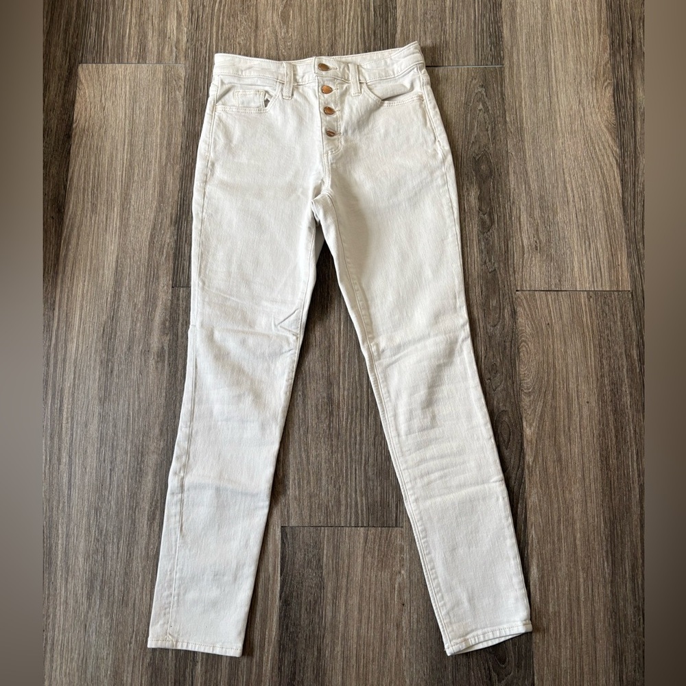 Universal Thread High Rise White Jeans